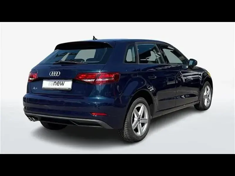 Usata Audi A3 Business 150 CV (110 kW) 2020 Blu scuro Berlina