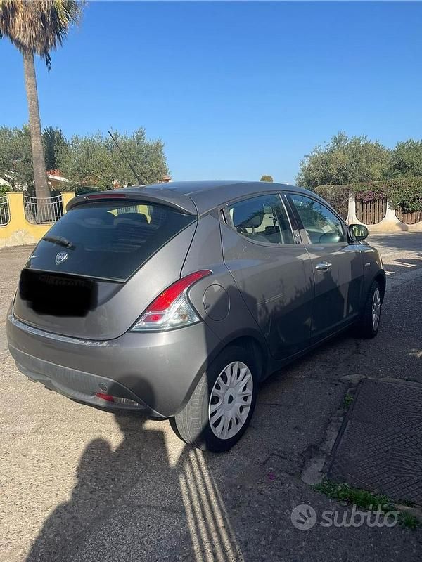 Usata Lancia Ypsilon 95 CV (69 kW) 2012 Utilitaria