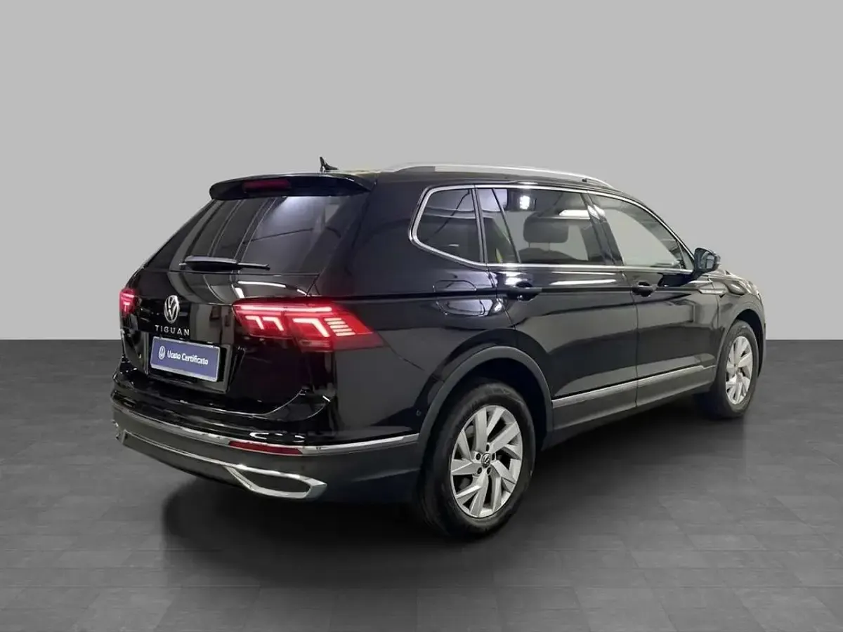 Usata VW Tiguan Allspace Elegance 150 CV (110 kW) 2023 Deep black perlato SUV