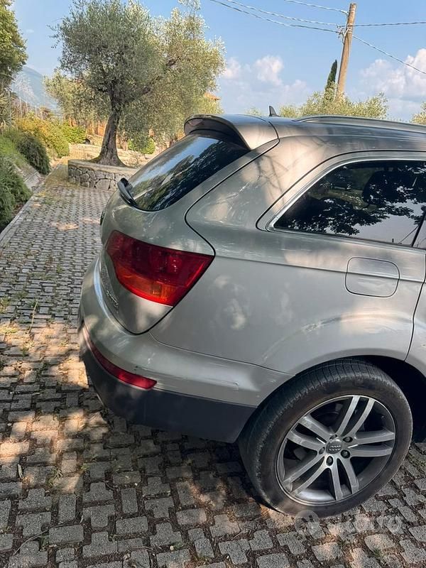 Usata Audi Q7 240 CV (176 kW) 2008 Grigio SUV