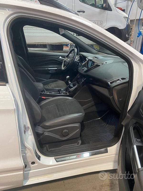 Usata Ford Kuga Business Edition 120 CV (88 kW) 2018 Bianco SUV