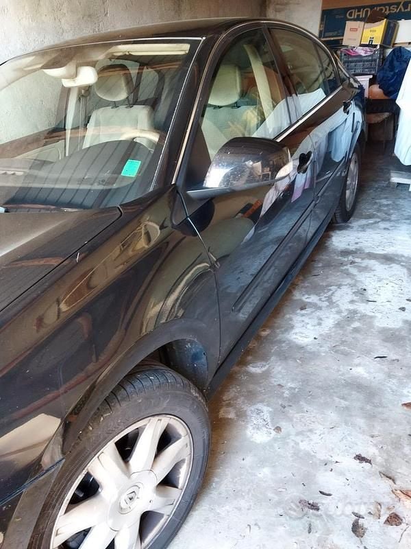 Usata Renault Laguna III Dynamique 150 CV (110 kW) 2008 Berlina