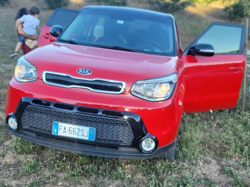 Usata Kia Soul 132 CV (97 kW) 2015 Rosso SUV