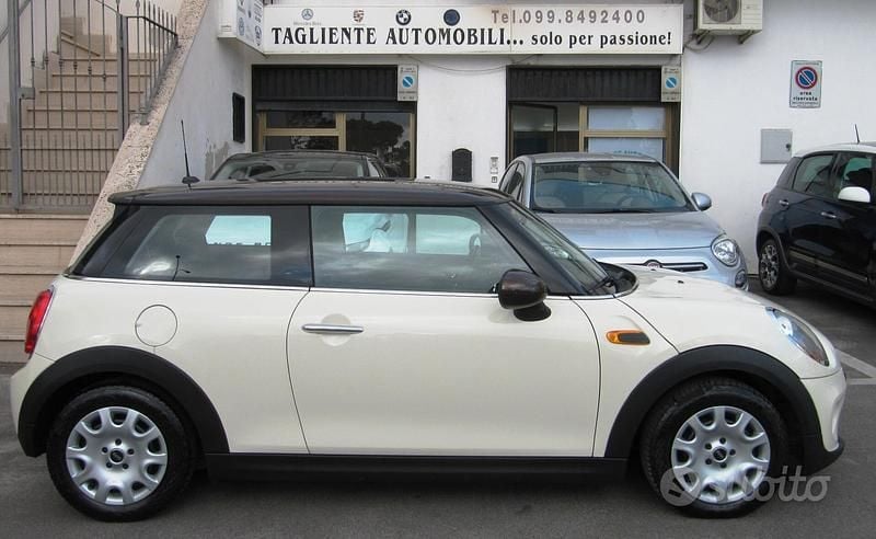 Usata Mini Cooper D 116 CV (85 kW) 2014 Beige Utilitaria