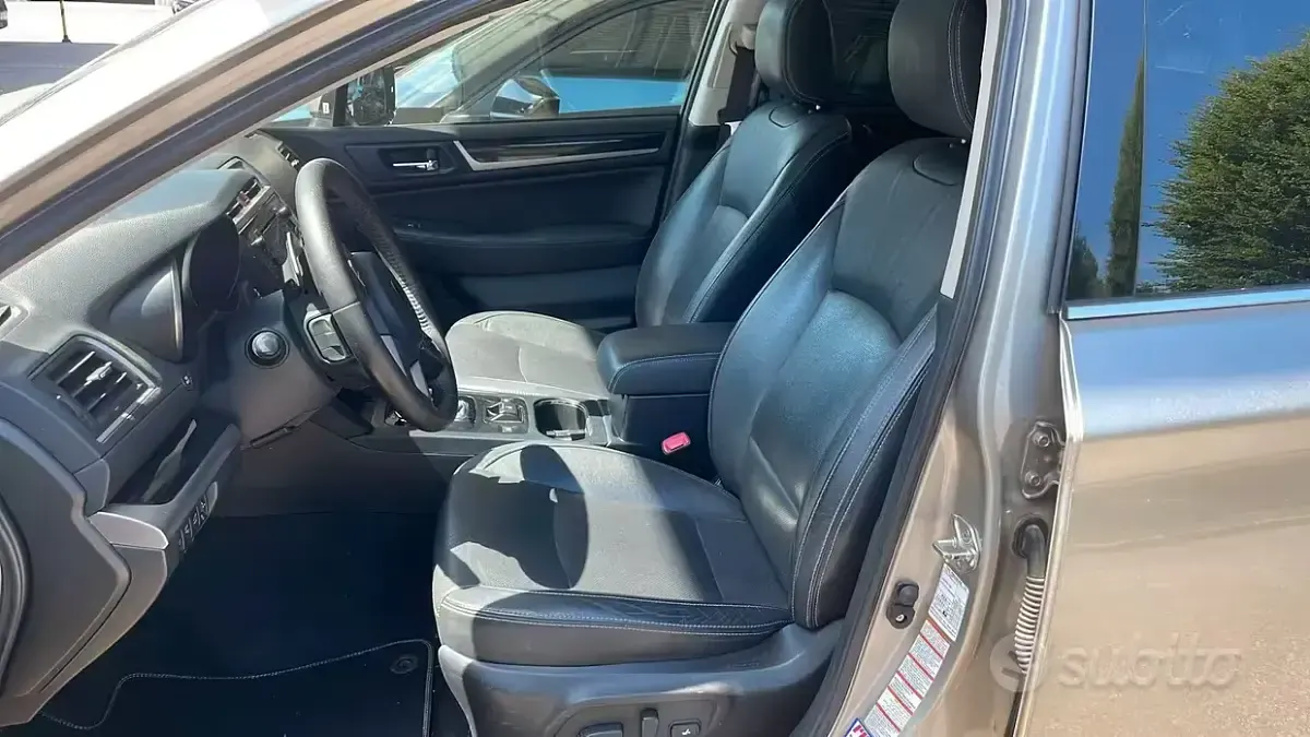 Usata Subaru Outback 150 CV (110 kW) 2017 Grigio Station wagon