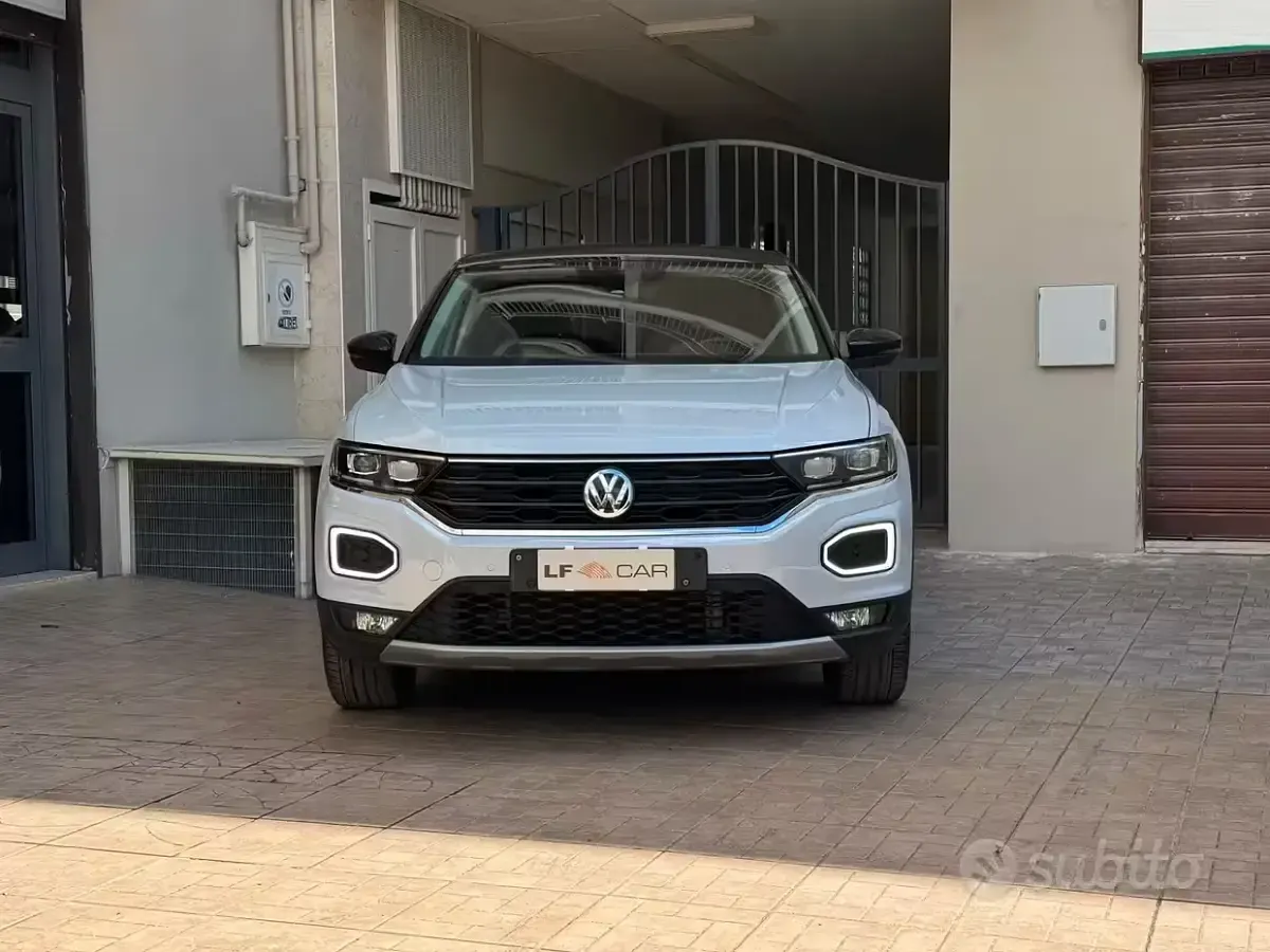 Usata VW T-Roc Advance 116 CV (85 kW) 2018 Grigio SUV