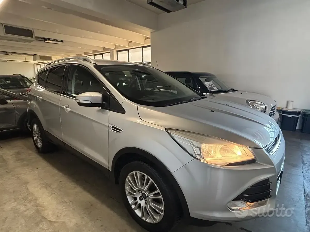 Usata Ford Kuga Titanium 140 CV (102 kW) 2013 Grigio SUV