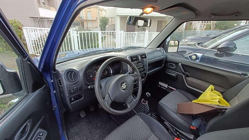 Usata Suzuki Jimny 86 CV (63 kW) 2007 Blu/azzurro SUV