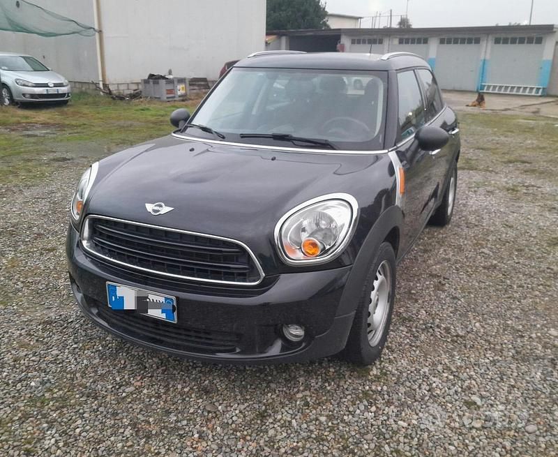 Usata Mini One Countryman Business 90 CV (66 kW) 2016 Verde SUV