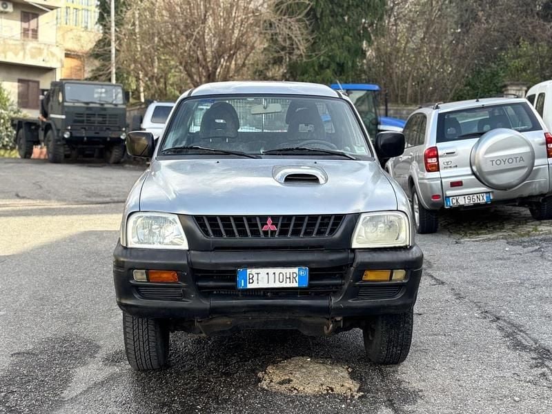 Usata Mitsubishi L200 100 CV (73 kW) 2001 Argento Pick-up