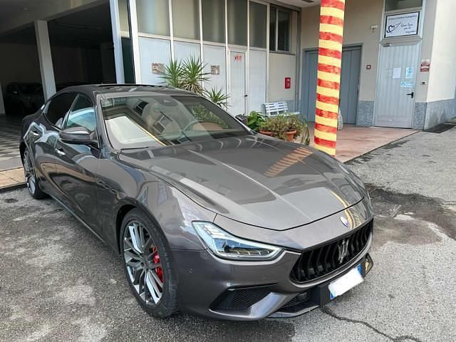 Usata Maserati Ghibli 275 CV (202 kW) 2018 Grigio scuro Berlina
