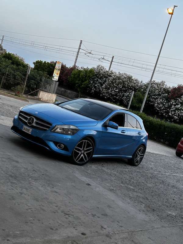 Usata 2014 Mercedes A180 Premium Tre volumi | 13.500 € (Molto cara) - Immagine 1/4