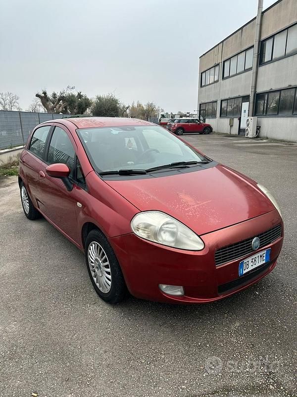 Rosso Usata 2006 Fiat Punto Due volumi | 2500 € - Immagine 1/4