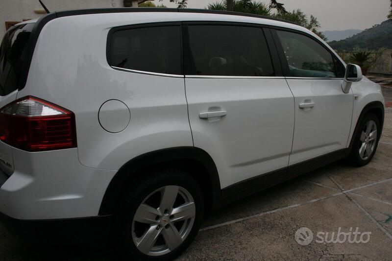 Usata Chevrolet Orlando 163 CV (119 kW) 2013 Bianco Monovolume
