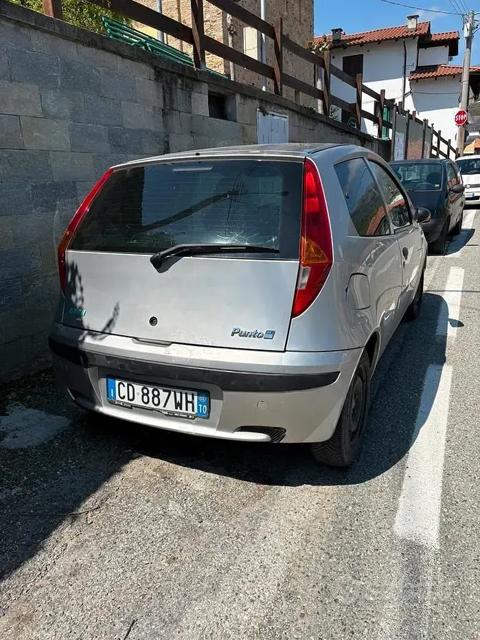 Usata Fiat Punto 60 CV (44 kW) 2002 Utilitaria