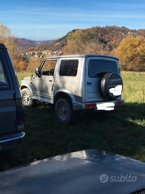 Usata Suzuki Samurai 69 CV (50 kW) 2001 Grigio SUV