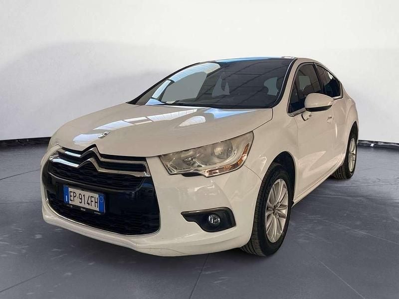 Bianco Usata 2012 Citroën DS4 Business Class Due volumi | 5000 € (Buon prezzo) - Immagine 1/4