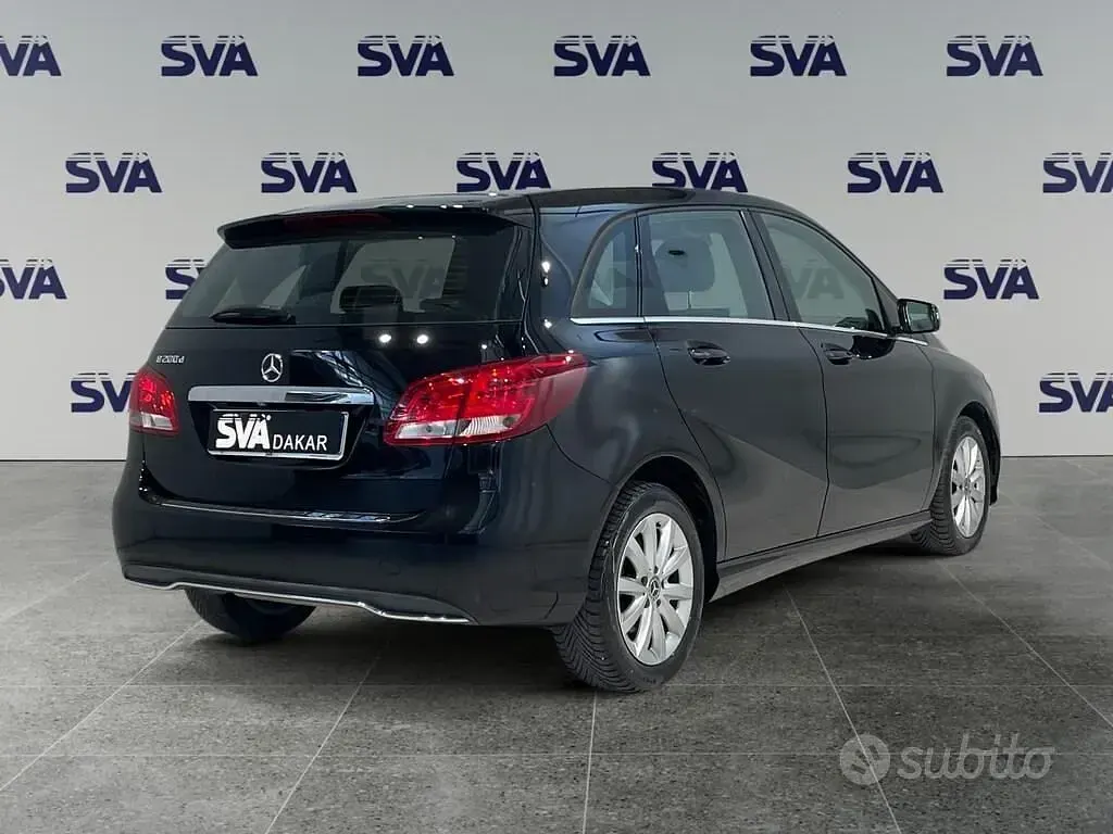 Usata Mercedes 200 Executive 136 CV (100 kW) 2019 Nero Utilitaria