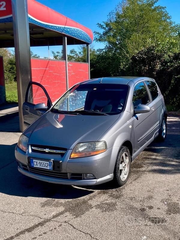 Usata Chevrolet Kalos 72 CV (52 kW) 2006 Grigio Utilitaria