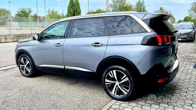 Usata Peugeot 5008 Allure 131 CV (96 kW) 2019 Grigio SUV