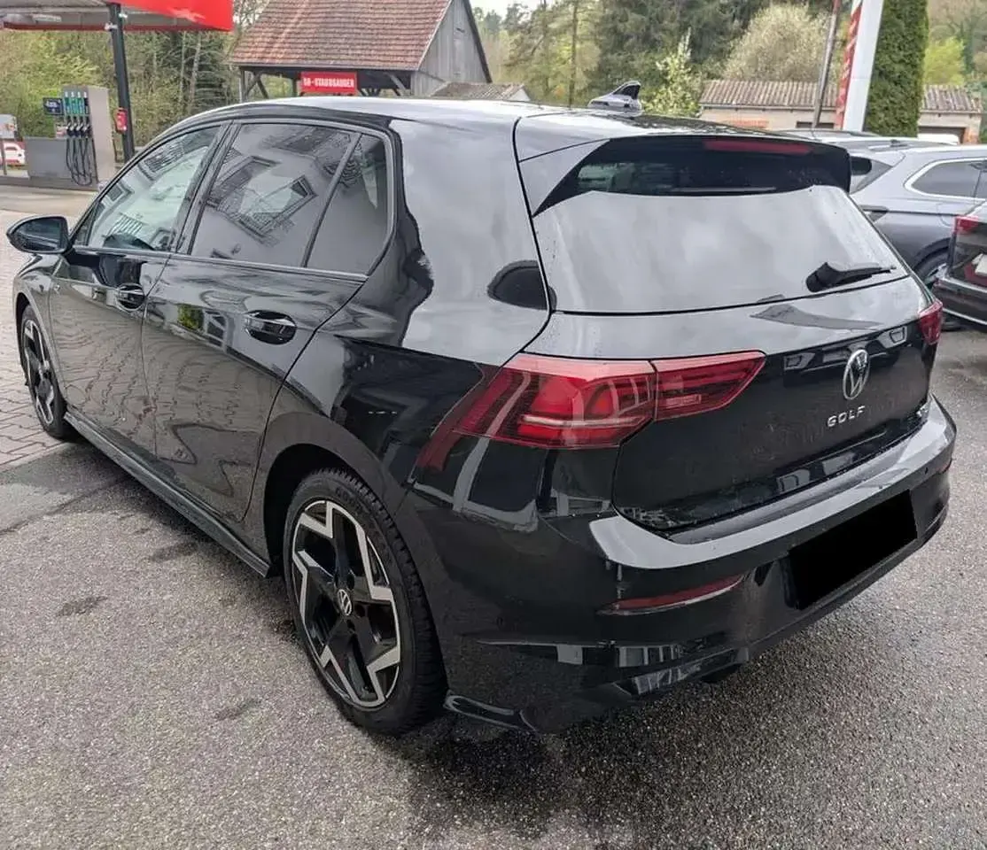 Usata VW Golf VIII R-line 150 CV (110 kW) 2025 Nero Berlina