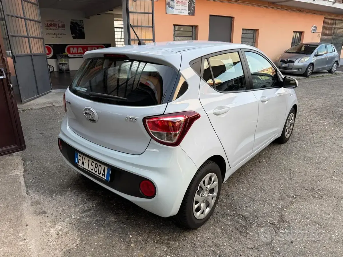 Usata Hyundai i10 67 CV (49 kW) 2019 Bluazzurro Utilitaria