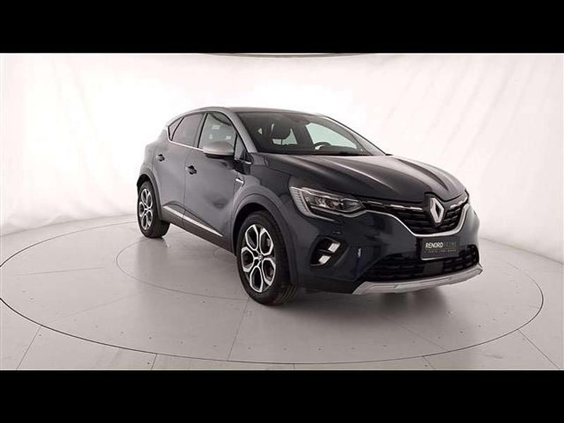 Usata Renault Captur Techno 91 CV (66 kW) 2022 Blu scuro SUV