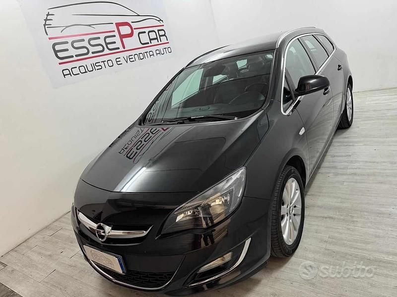 Usata Opel Astra Cosmo 110 CV (80 kW) 2015 Grigio scuro Station wagon