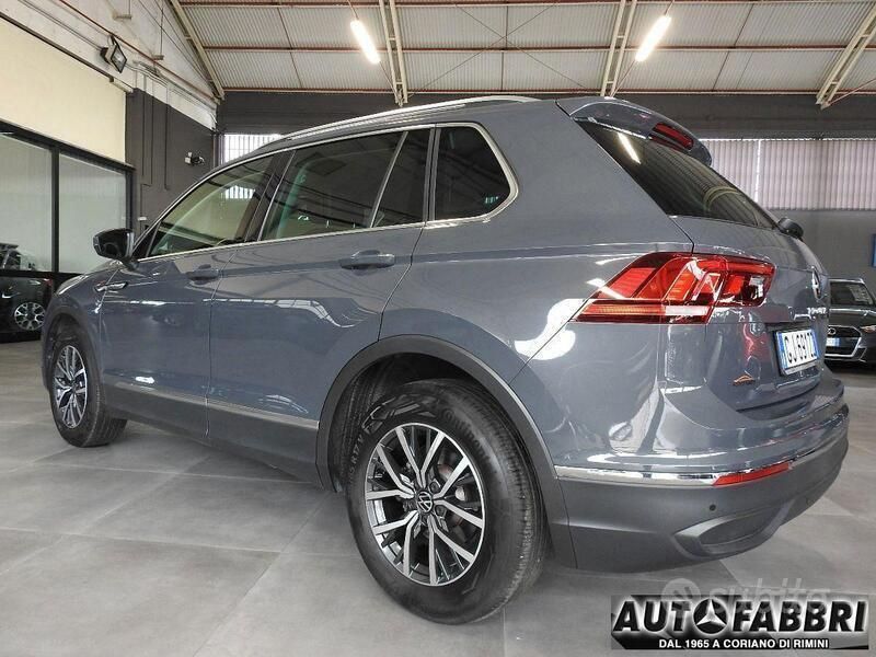 Usata VW Tiguan Sport 150 CV (110 kW) 2023 Grigio SUV