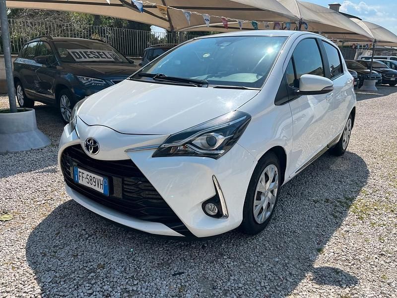 Usata Toyota Yaris 89 CV (65 kW) 2018 Bianco Berlina