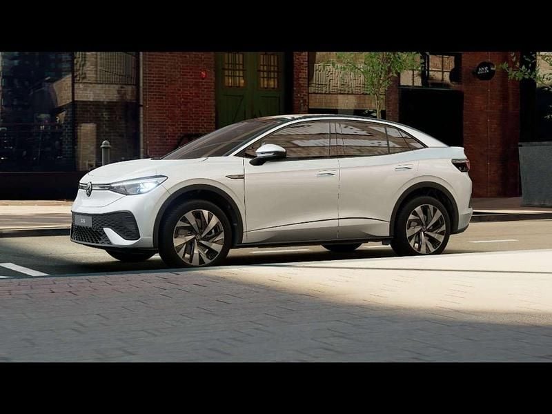 Usata VW ID.5 Pro Performance 69 kW (95 CV) 2023 Glacier white metallizzato ner SUV