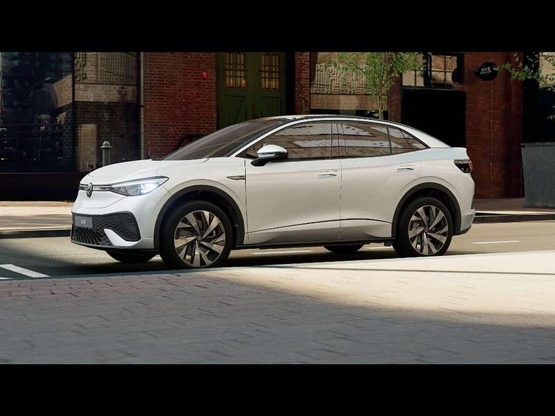 Usata VW ID.5 Pro Performance 69 kW (95 CV) 2023 Glacier white metallizzato ner SUV