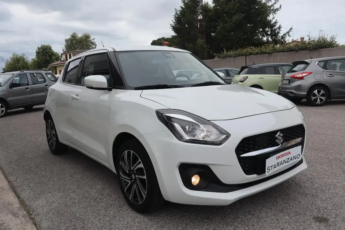 Usata Suzuki Swift 82 CV (60 kW) 2024 Bianco Utilitaria