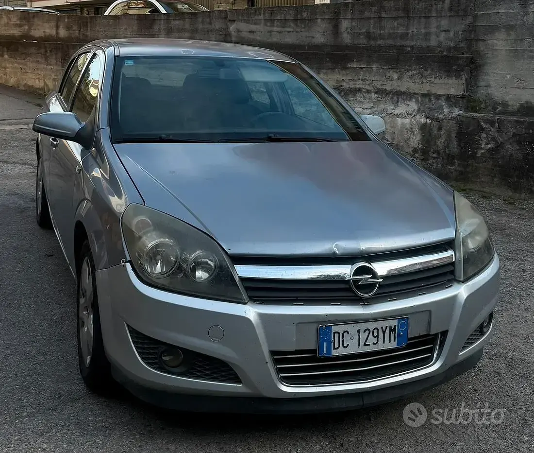 Usata Opel Astra 101 CV (74 kW) 2006 Grigio Berlina