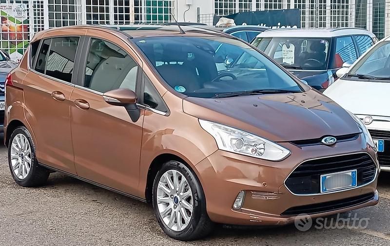 Usado Ford B-MAX 100 CV (73 kW) 2015 Marrón Monovolumen