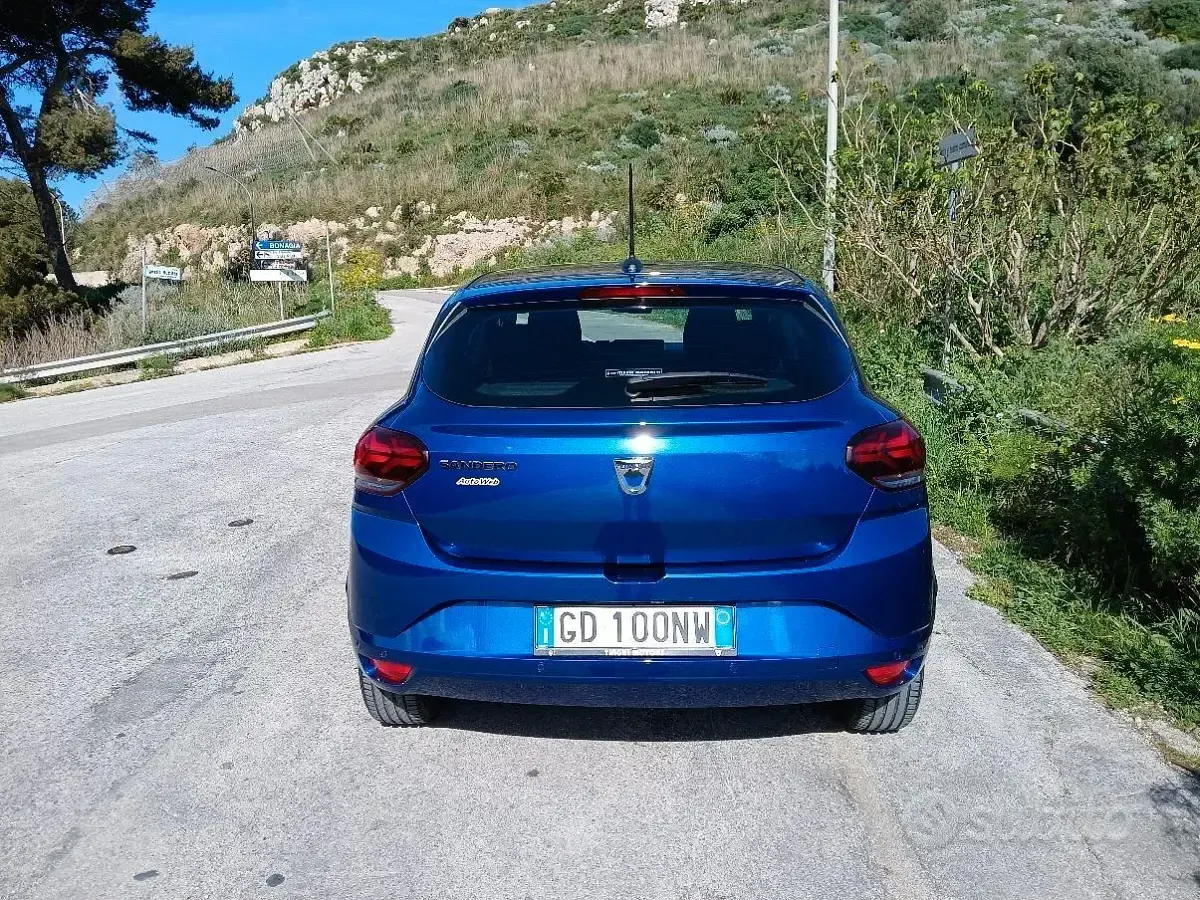 Usata Dacia Sandero 101 CV (74 kW) 2021 Blu Berlina