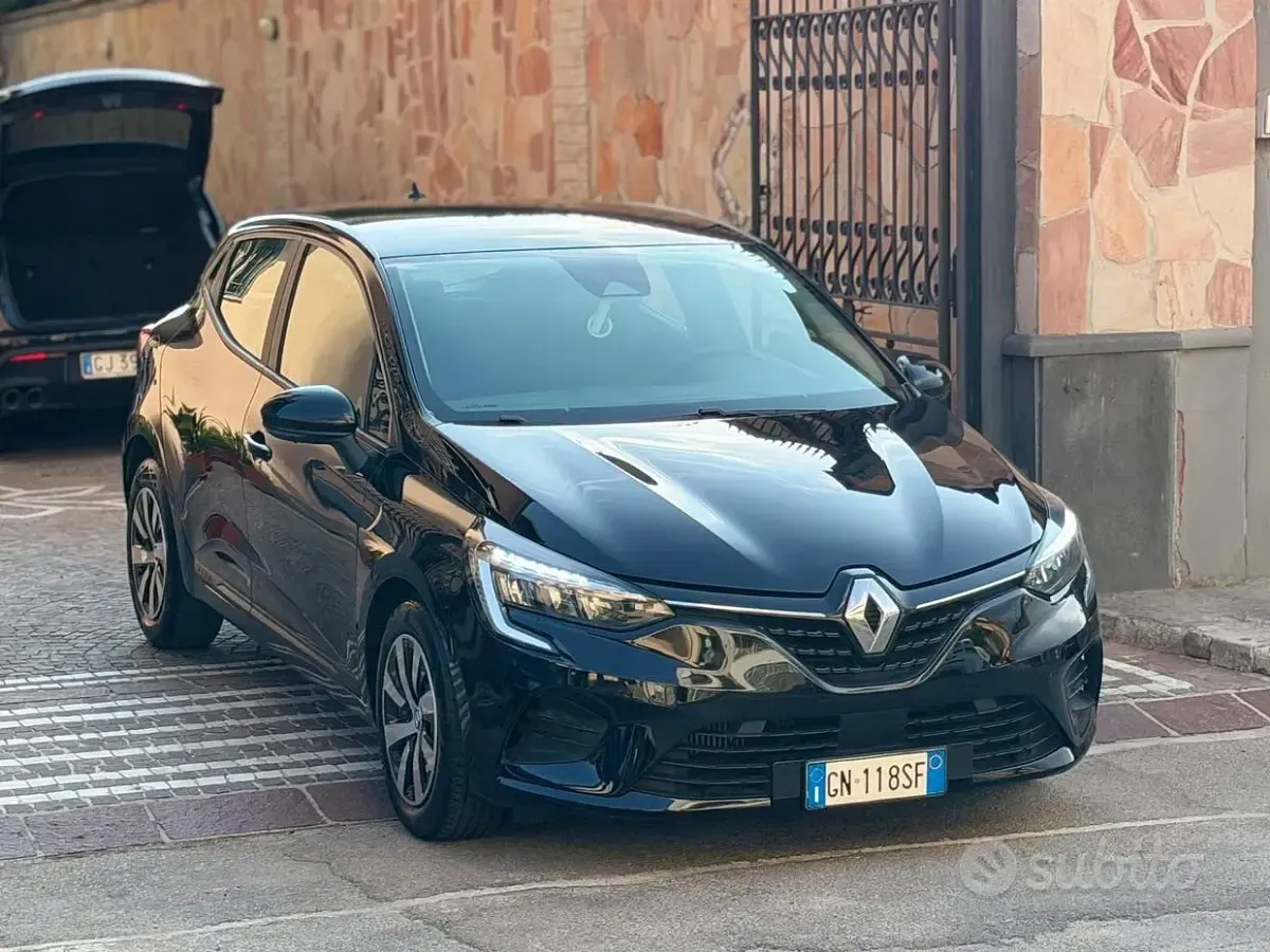 Usata Renault Clio V Equilibre 66 CV (48 kW) 2023 Nero Berlina