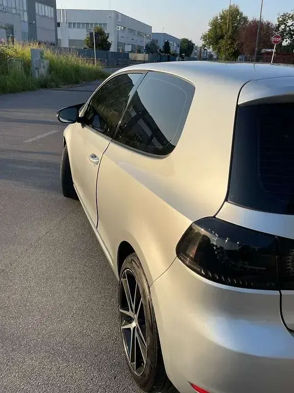 Usata VW Golf VI 102 CV (75 kW) 2009 Grigio Utilitaria
