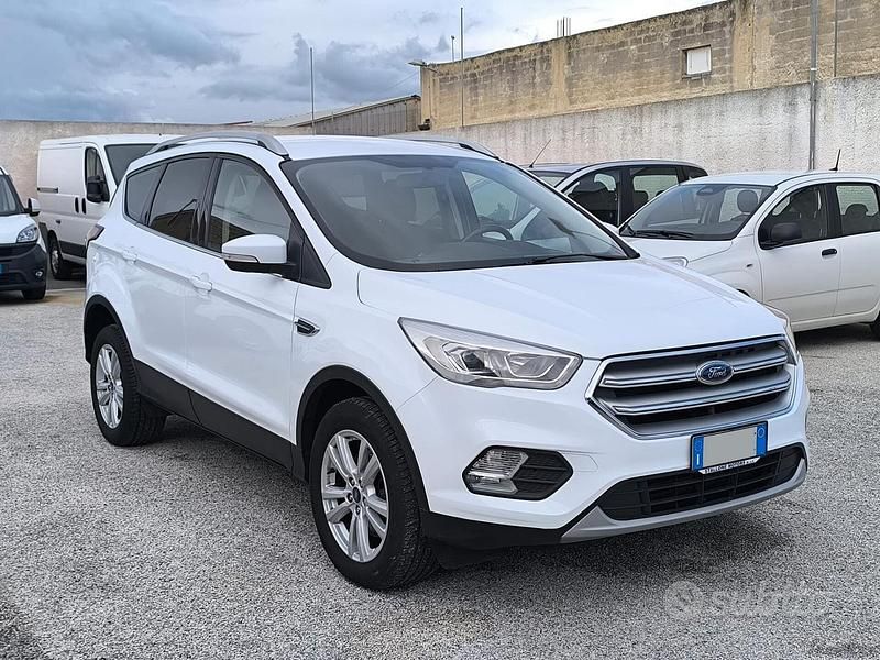 Usata Ford Kuga Business Edition 120 CV (88 kW) 2019 Bianco SUV