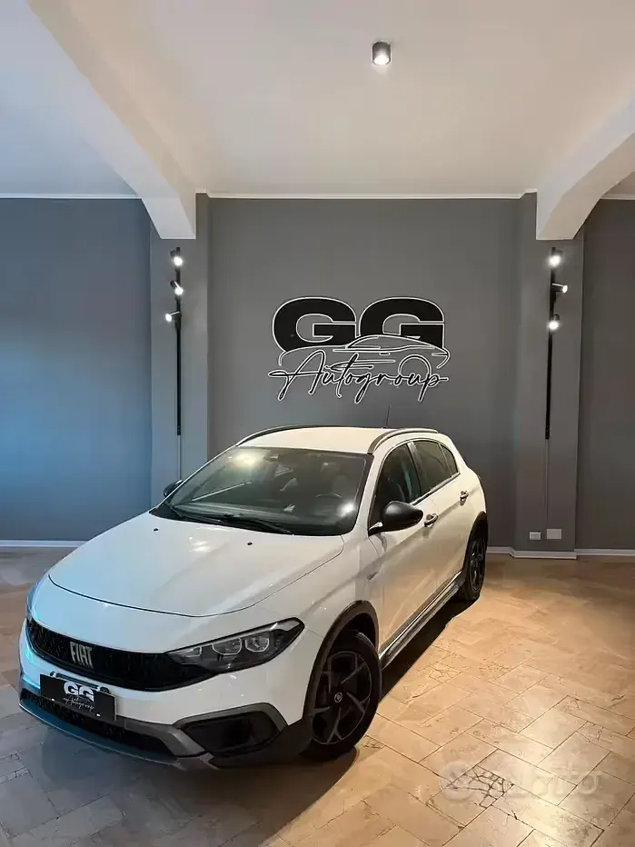 Usata Fiat Tipo Cross 131 CV (96 kW) 2021 Bianco Berlina