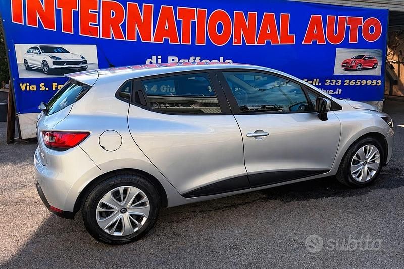 Usata Renault Clio IV 75 CV (55 kW) 2013 Grigio Berlina