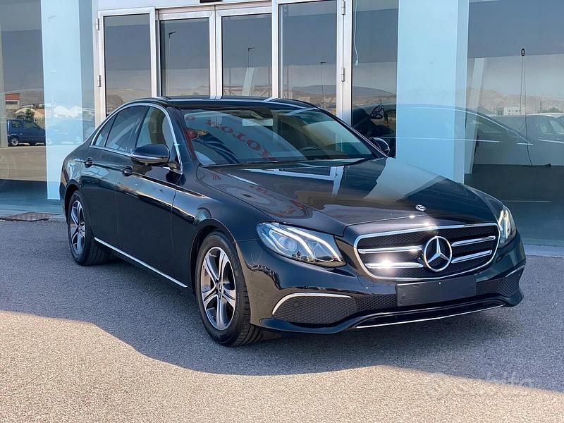 Usata Mercedes E220 Exclusive 194 CV (142 kW) 2019 Nero Berlina