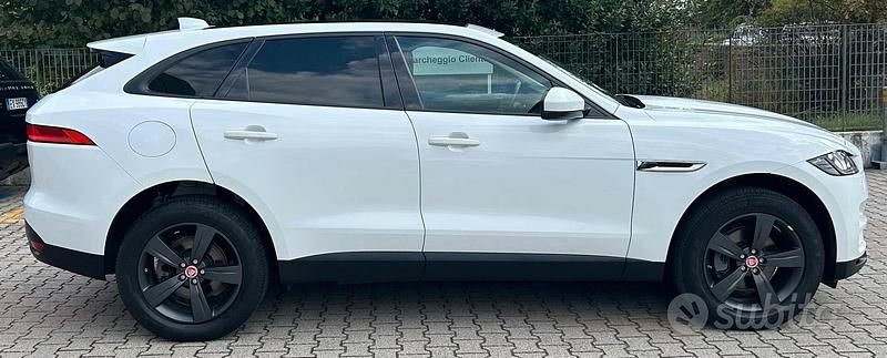 Usata Jaguar F-Pace Prestige 180 CV (132 kW) 2018 Bianco SUV