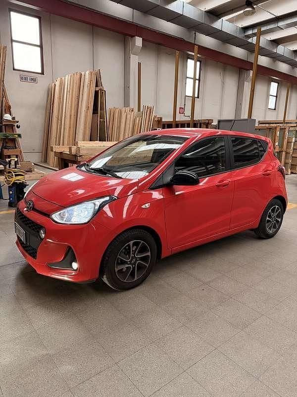 Usata Hyundai i10 67 CV (49 kW) 2019 Rosso Utilitaria