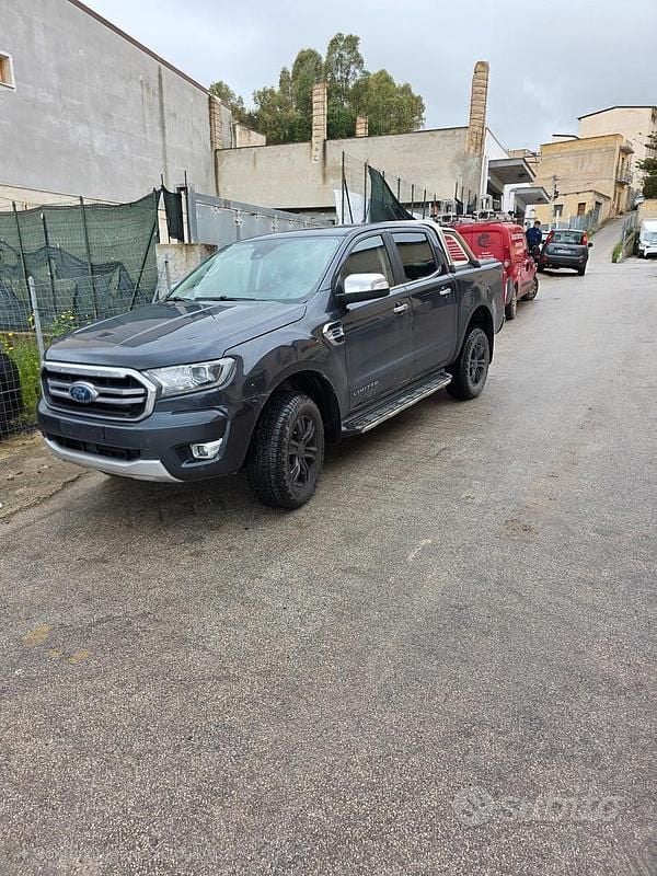 Usata Ford Ranger Limited 213 CV (156 kW) 2020 Nero Pick-up