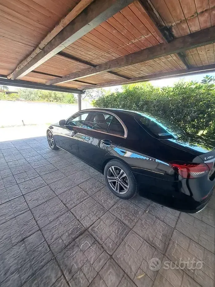 Usata Mercedes E200 2023 Nero Berlina