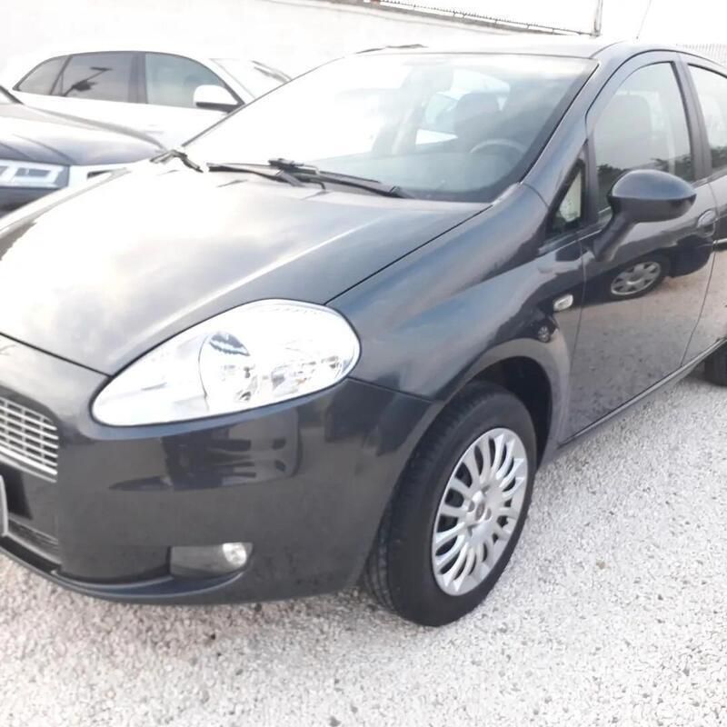 Usata Fiat Grande Punto 69 CV (50 kW) 2009 Grigio Utilitaria