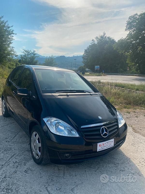 Nero Usata 2011 Mercedes A160 Edition Due volumi | 4800 € (Buon prezzo) - Immagine 1/4