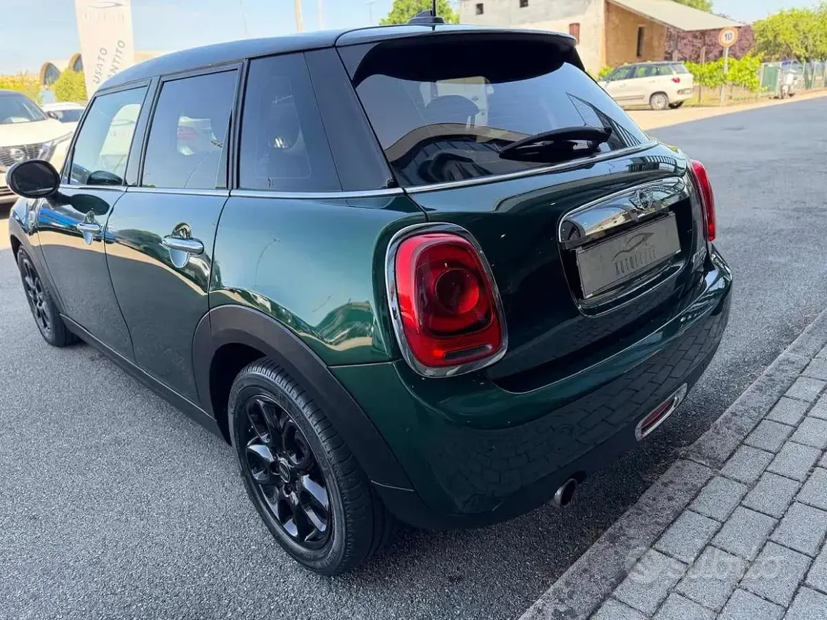 Usata Mini Cooper D 116 CV (85 kW) 2016 Verde Utilitaria