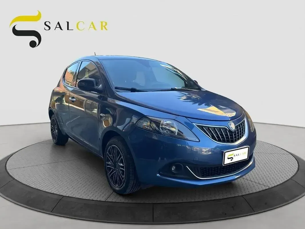 Usata Lancia Ypsilon Gold 69 CV (50 kW) 2022 Blu Utilitaria